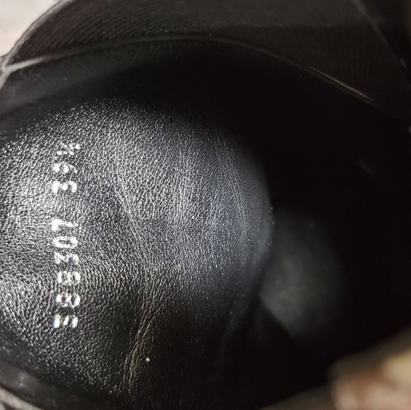Gucci ankle boots. 391/2 Used in excellent condition. - Picture 6 of 16